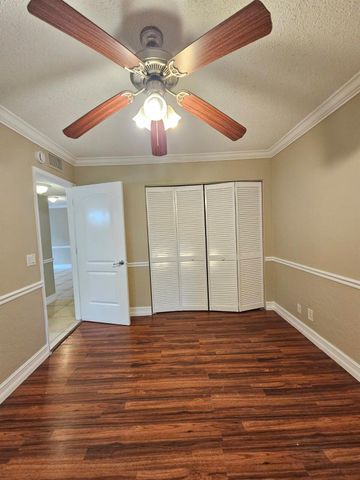 1681 Balfour Point Drive B, West Palm Beach, FL 33411