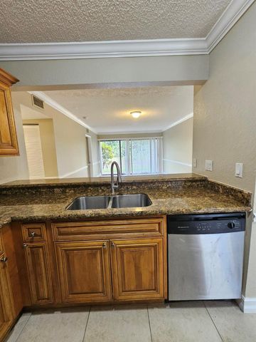 1681 Balfour Point Drive B, West Palm Beach, FL 33411