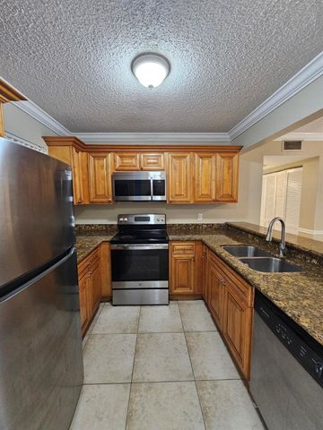 1681 Balfour Point Drive B, West Palm Beach, FL 33411