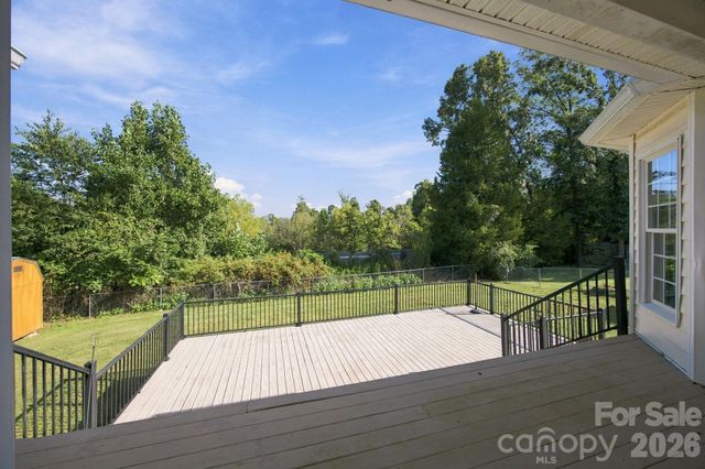 1829 Kenmore Drive, Statesville, NC 28625