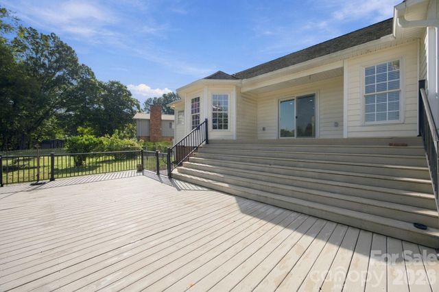 1829 Kenmore Drive, Statesville, NC 28625