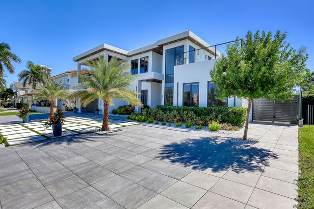 1161 Pine Point Road, Riviera Beach, FL 33404