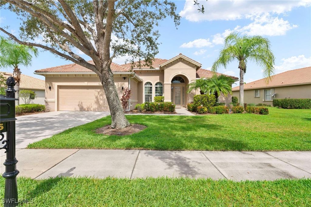 8095 Piedmont DR, Naples, FL 34104