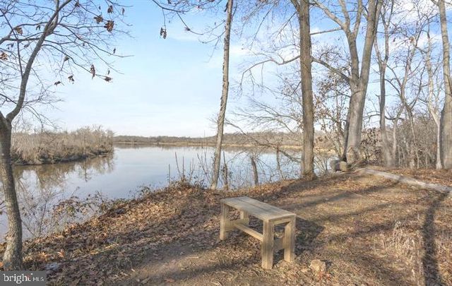 6355 POINTER LN, King George, VA 22485
