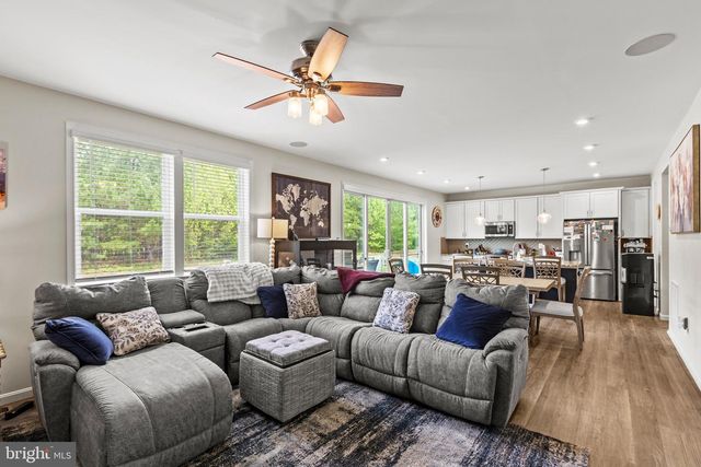 6355 POINTER LN, King George, VA 22485