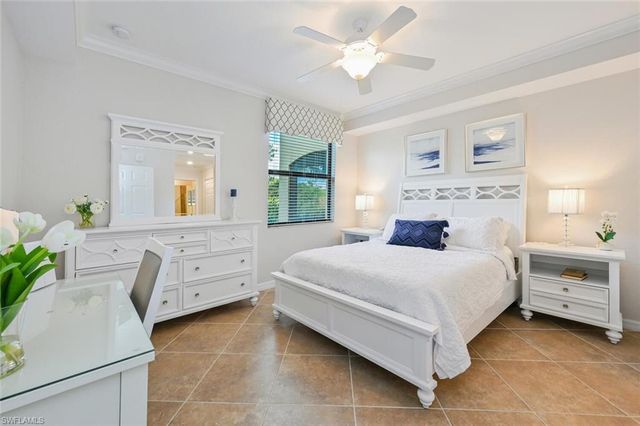 9834 Giaveno CIR 1711, Naples, FL 34113