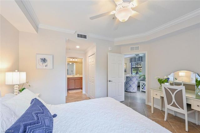 9834 Giaveno CIR 1711, Naples, FL 34113