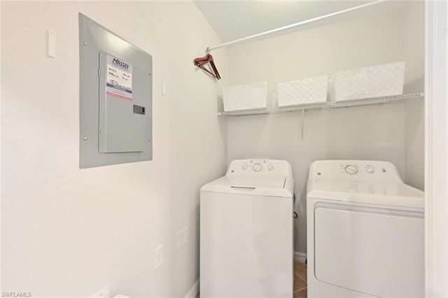 9834 Giaveno CIR 1711, Naples, FL 34113