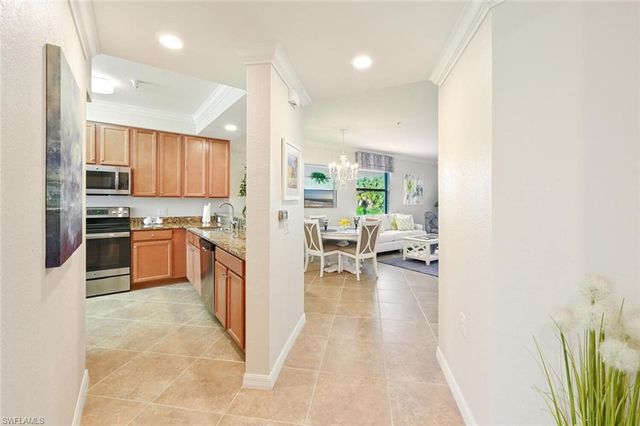 9834 Giaveno CIR 1711, Naples, FL 34113