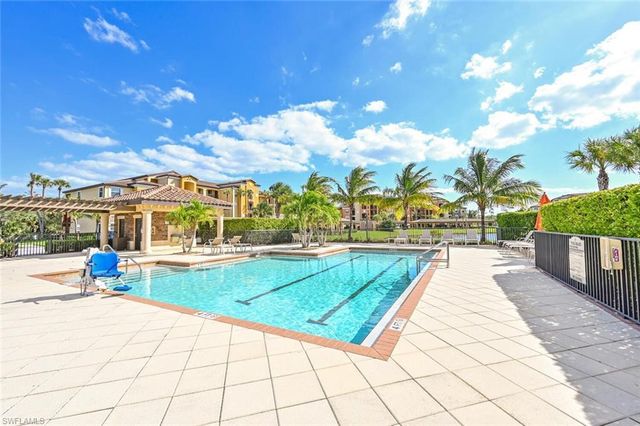 9834 Giaveno CIR 1711, Naples, FL 34113