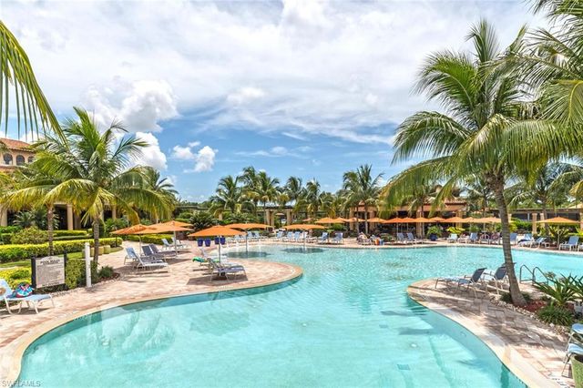 9834 Giaveno CIR 1711, Naples, FL 34113