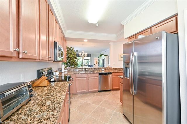 9834 Giaveno CIR 1711, Naples, FL 34113