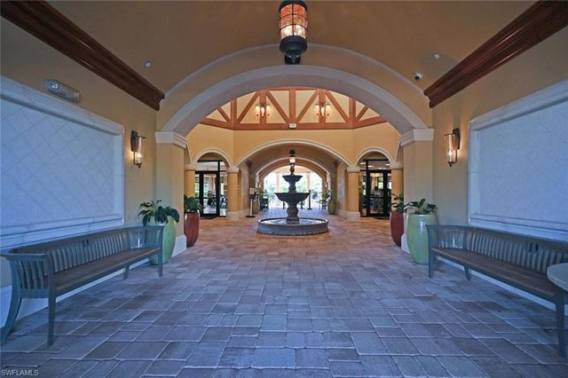 9834 Giaveno CIR 1711, Naples, FL 34113