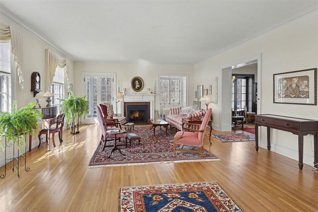 3215 W Dobson Place, Ann Arbor, MI 48105