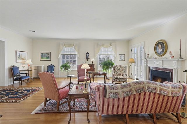 3215 W Dobson Place, Ann Arbor, MI 48105