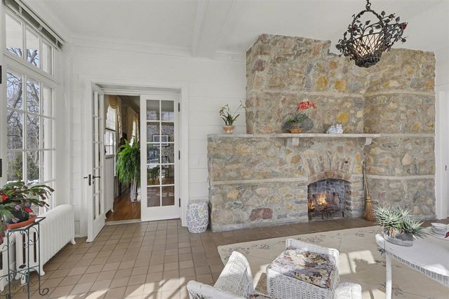 3215 W Dobson Place, Ann Arbor, MI 48105