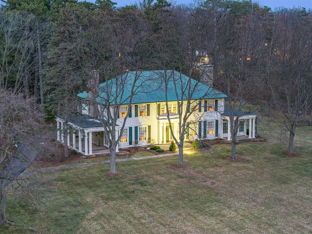 3215 W Dobson Place, Ann Arbor, MI 48105