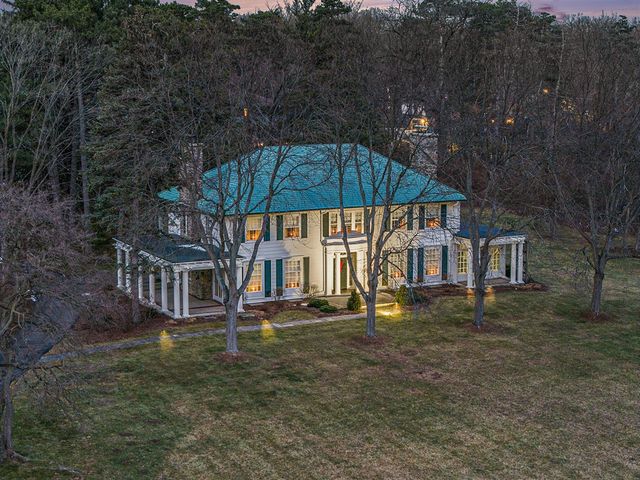 3215 W Dobson Place, Ann Arbor, MI 48105