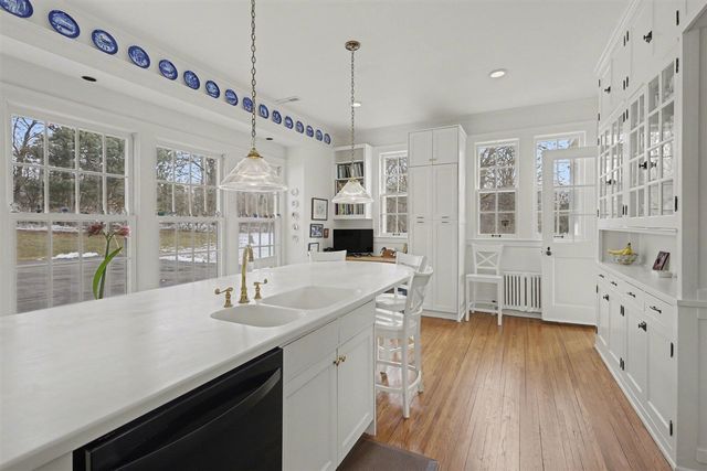 3215 W Dobson Place, Ann Arbor, MI 48105