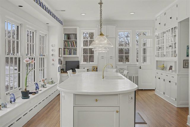 3215 W Dobson Place, Ann Arbor, MI 48105