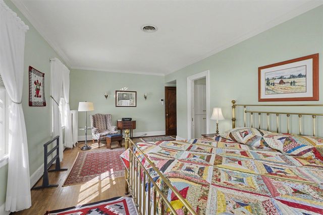 3215 W Dobson Place, Ann Arbor, MI 48105