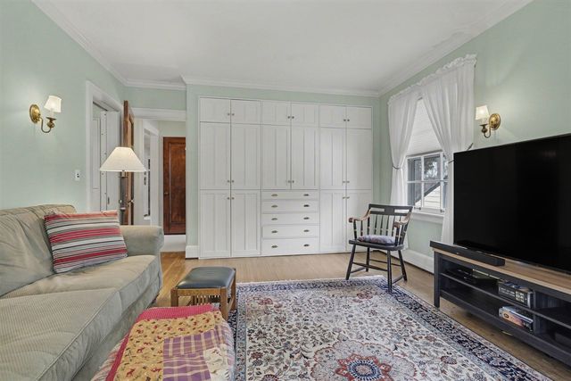 3215 W Dobson Place, Ann Arbor, MI 48105