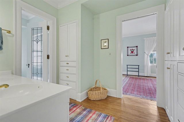 3215 W Dobson Place, Ann Arbor, MI 48105