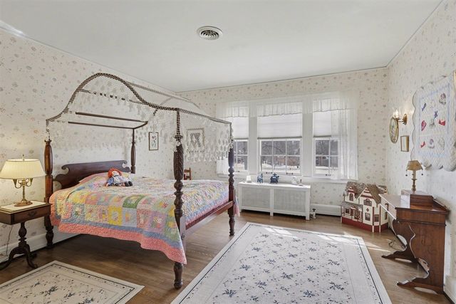 3215 W Dobson Place, Ann Arbor, MI 48105