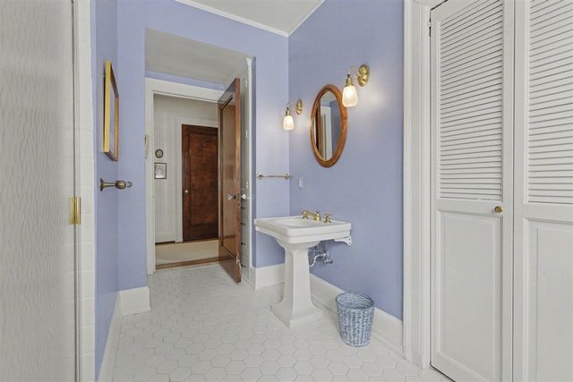 3215 W Dobson Place, Ann Arbor, MI 48105