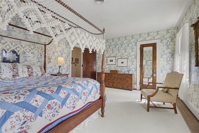 3215 W Dobson Place, Ann Arbor, MI 48105