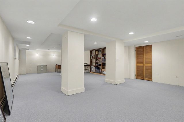 3215 W Dobson Place, Ann Arbor, MI 48105