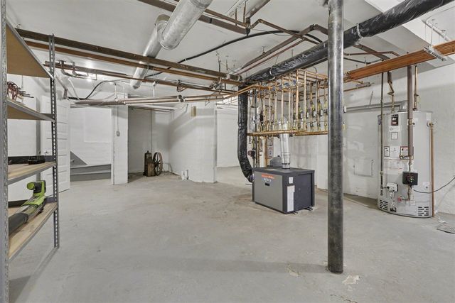 3215 W Dobson Place, Ann Arbor, MI 48105