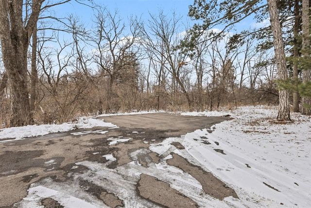 3215 W Dobson Place, Ann Arbor, MI 48105