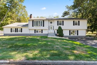 32 Branhaven Drive, East Haven, CT 06513