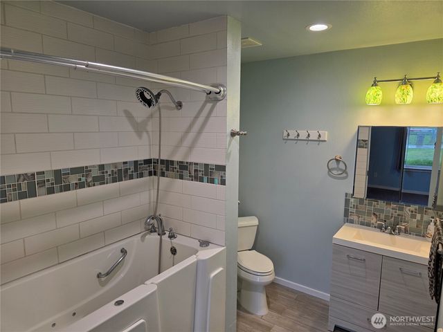 1966 Wilson Ave., Enumclaw, WA 98022