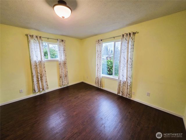 1966 Wilson Ave., Enumclaw, WA 98022