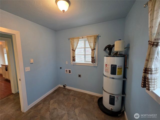 1966 Wilson Ave., Enumclaw, WA 98022