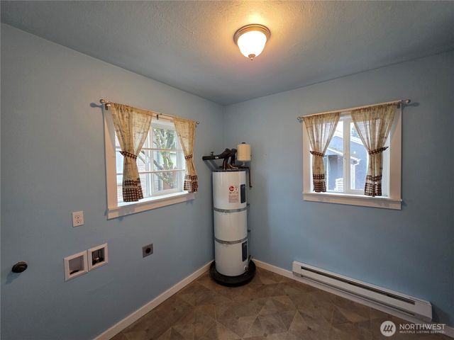 1966 Wilson Ave., Enumclaw, WA 98022