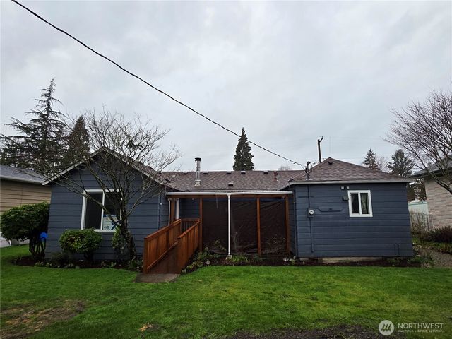 1966 Wilson Ave., Enumclaw, WA 98022
