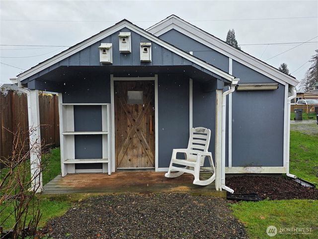 1966 Wilson Ave., Enumclaw, WA 98022