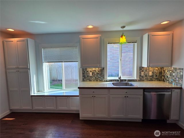 1966 Wilson Ave., Enumclaw, WA 98022