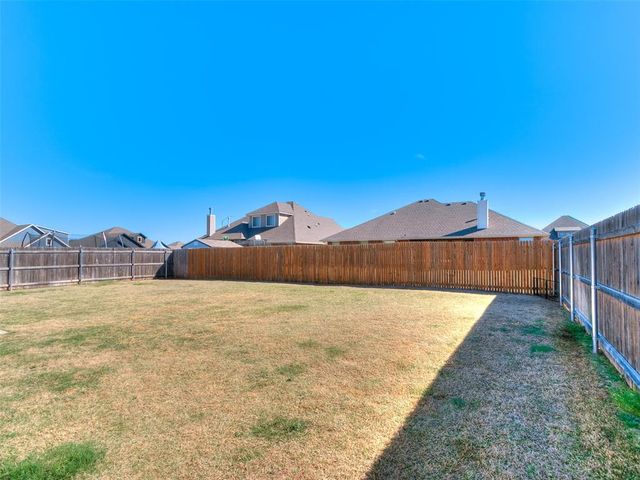 10104 NW 138th Circle, Yukon, OK 73099