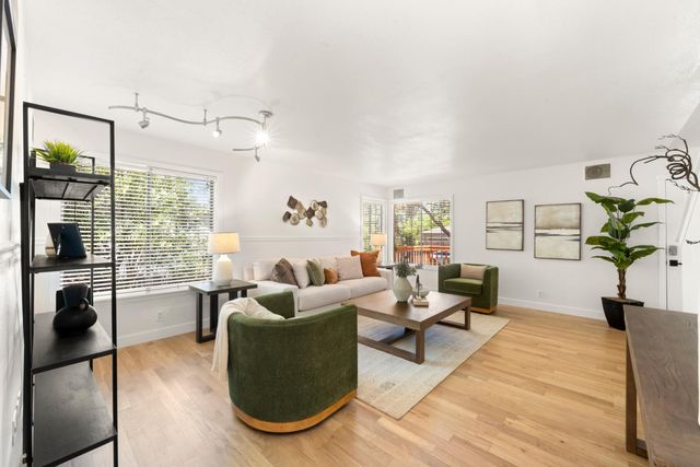 2816 Hillcrest Dr, Cameron Park, CA 95682