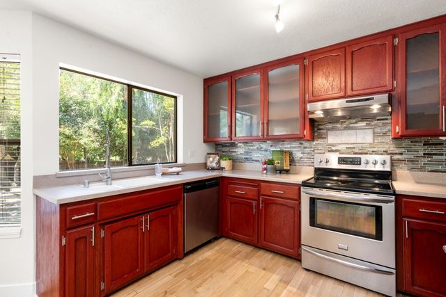 2816 Hillcrest Dr, Cameron Park, CA 95682