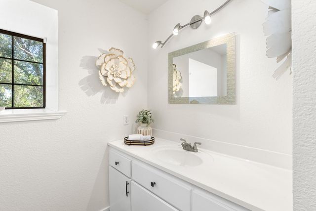 2816 Hillcrest Dr, Cameron Park, CA 95682