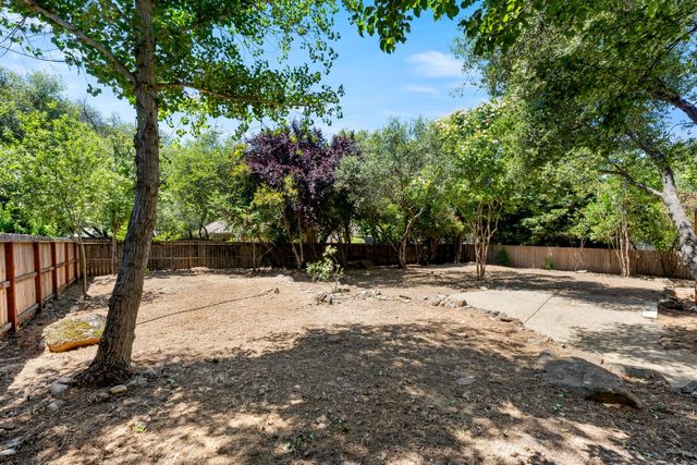2816 Hillcrest Dr, Cameron Park, CA 95682