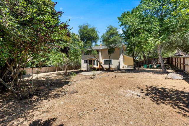 2816 Hillcrest Dr, Cameron Park, CA 95682