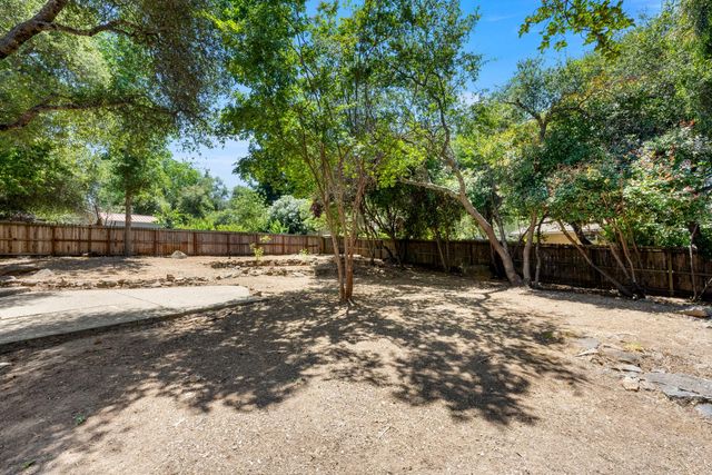 2816 Hillcrest Dr, Cameron Park, CA 95682