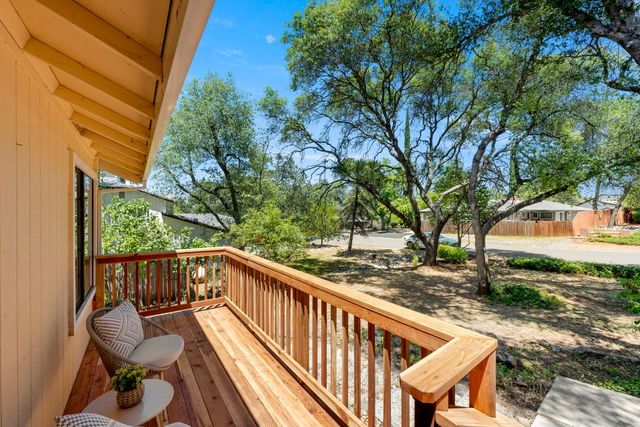 2816 Hillcrest Dr, Cameron Park, CA 95682