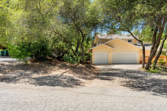 2816 Hillcrest Dr, Cameron Park, CA 95682